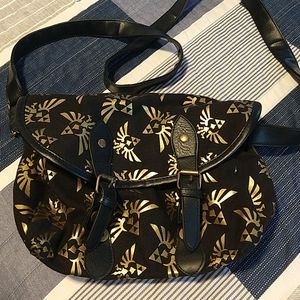 NEVER USED Hot Topic Zelda Logo Purse